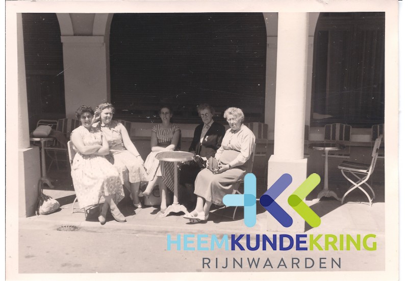 Lourdes 1958 ... Pastoor Doortje Pastoor ... - .... - Marie Pastoor Drost - Dina Damen Coll HKR geschonken door H.v-d Laag F000009